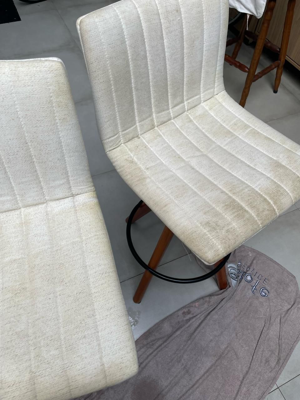 Cadeiras antes da higienização